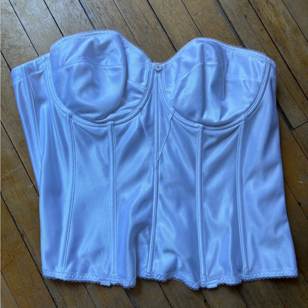 Elegant White Bustier Corset